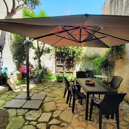 Casa Con Giardino Apartment