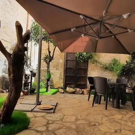 Casa Con Giardino Apartment *