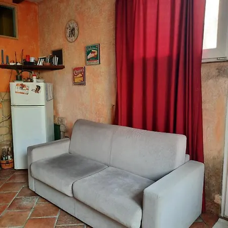 Casa Con Giardino Apartment *